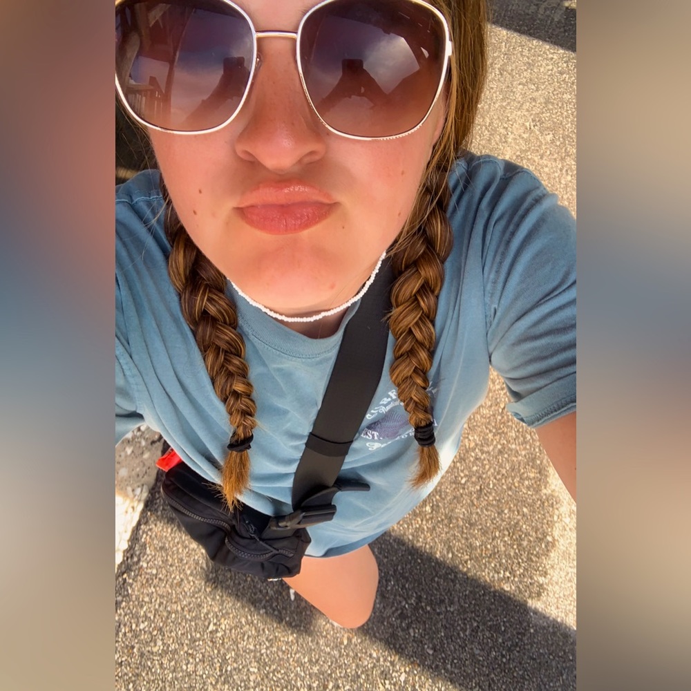 Meet your Posher, Olivia